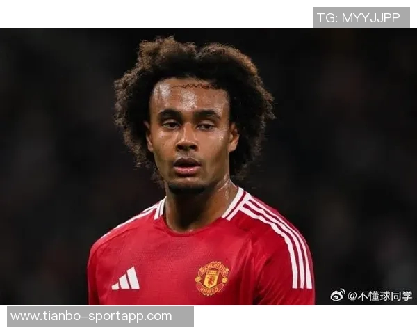 曼联旧将感叹姆伯莫阿玛德离队后右路防线崩溃局面
