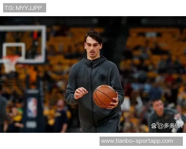 克莱新赛季首战表现平平13投仅4中三分球命中率低迷仅得10分