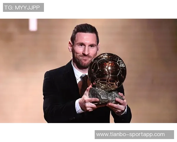 20岁杜埃荣获2025金童奖与梅西姆巴佩同列感到无比荣幸 20岁杜埃荣获2025金童奖与梅西姆巴佩同列感到无比荣幸