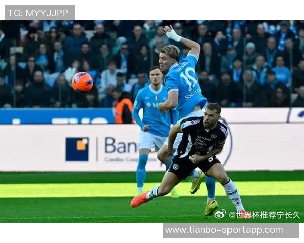 丹麦前锋称赞霍伊伦实力强大公众认同他是顶级球员